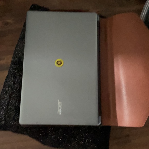 Louis Vuitton briefcase ambassador - Picture 13 of 13